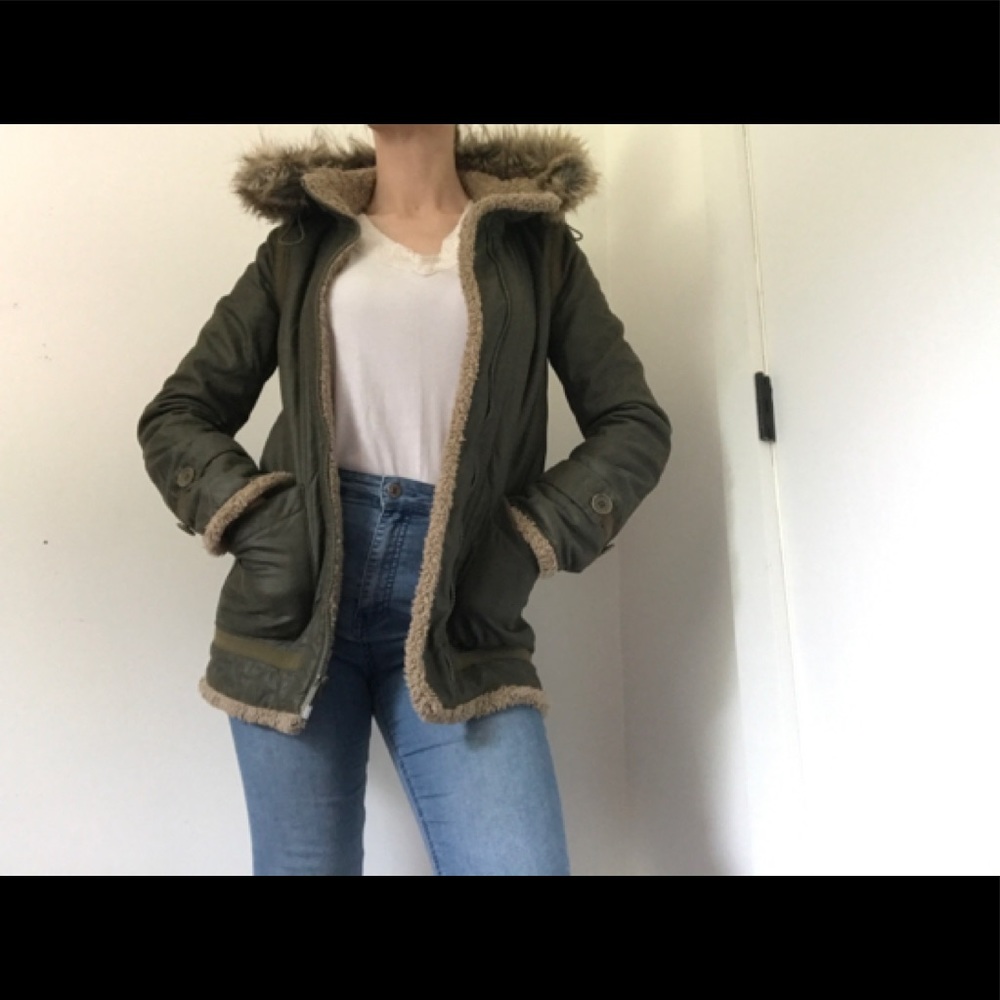 BCBGMaxAzria Olive Green Teddybear Army Jacket With Faux Fur Hood & Zipper - Picture 3 of 14